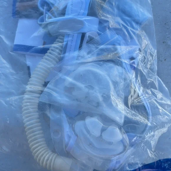 RESMED swift LT for her nasal pillows system XSM/S/M NEW unopened REF 60588 - Picture 2 of 4